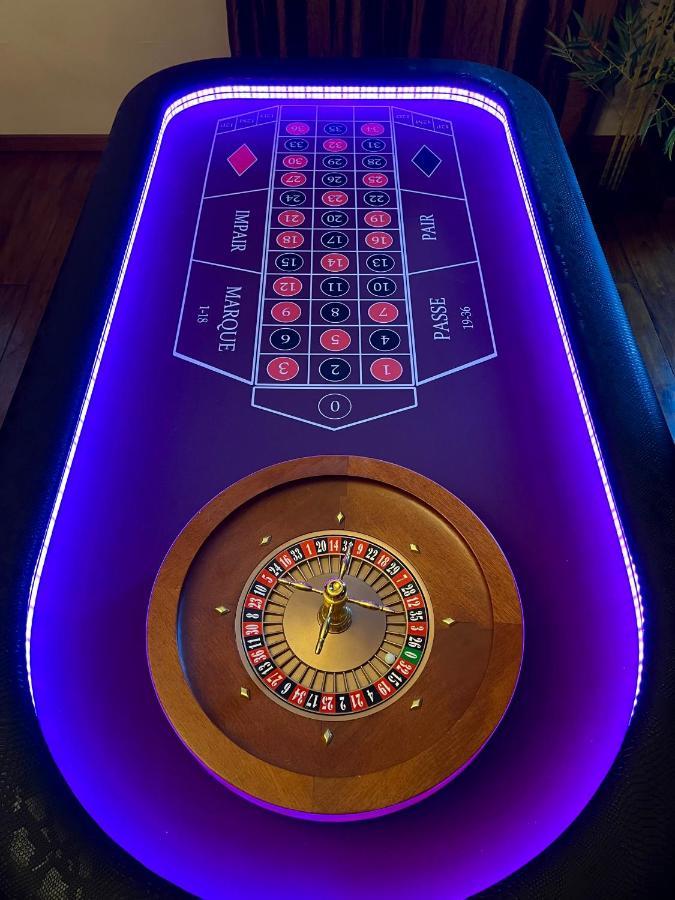 Апартаменти Capsule Casino - Jacuzzi - Billard - Netflix - Console & Jeux Монс Екстер'єр фото
